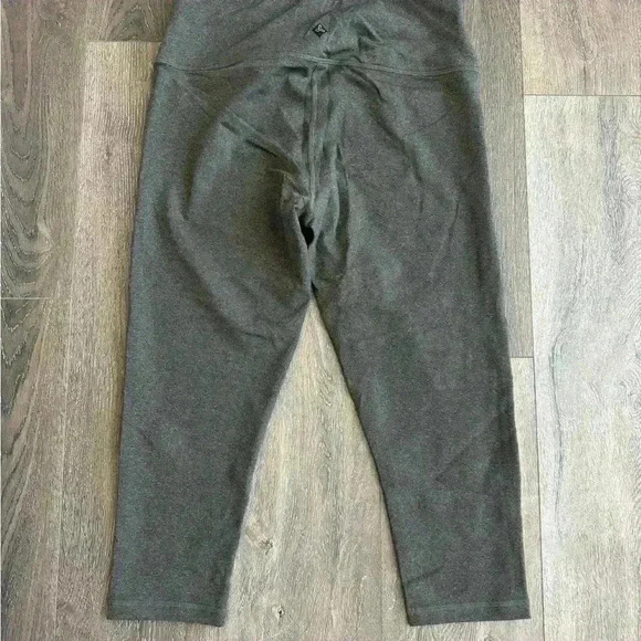 PrAna Transform Capri Pants.  Women’s size large. - Picture 5 of 6